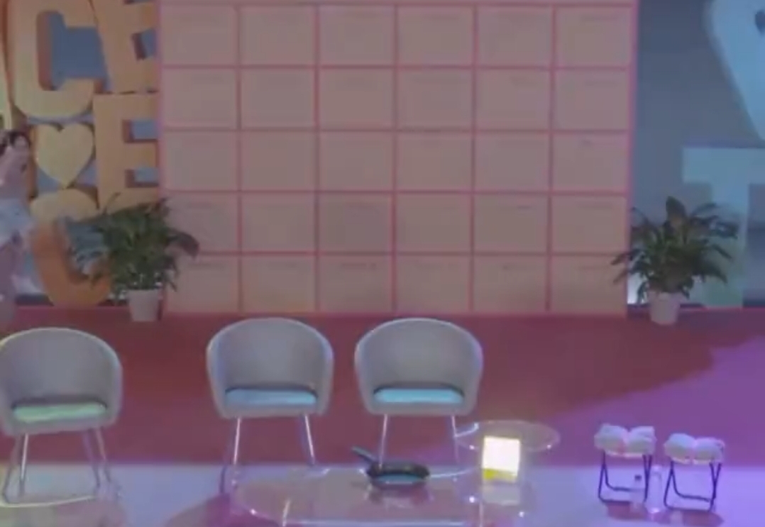 [잡담] 트와이스 육개장즈 전용 의자 | 인스티즈