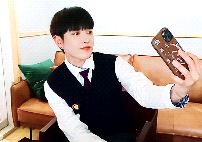 [잡담] 에이티즈 홍중 흑발 하고 진짜 애기 됐음.... | 인스티즈