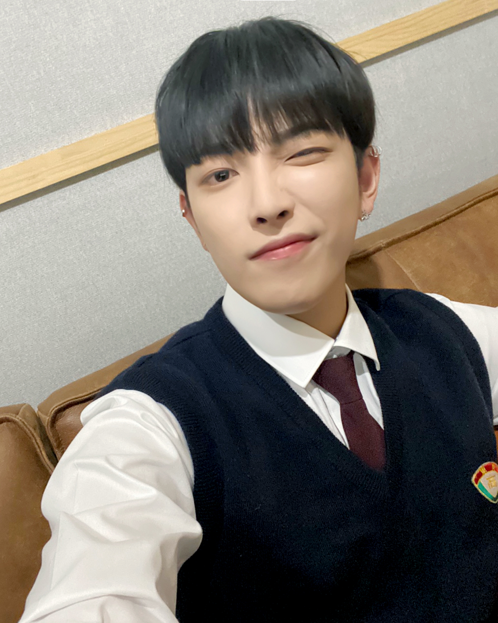 [잡담] 에이티즈 홍중 흑발 하고 진짜 애기 됐음.... | 인스티즈