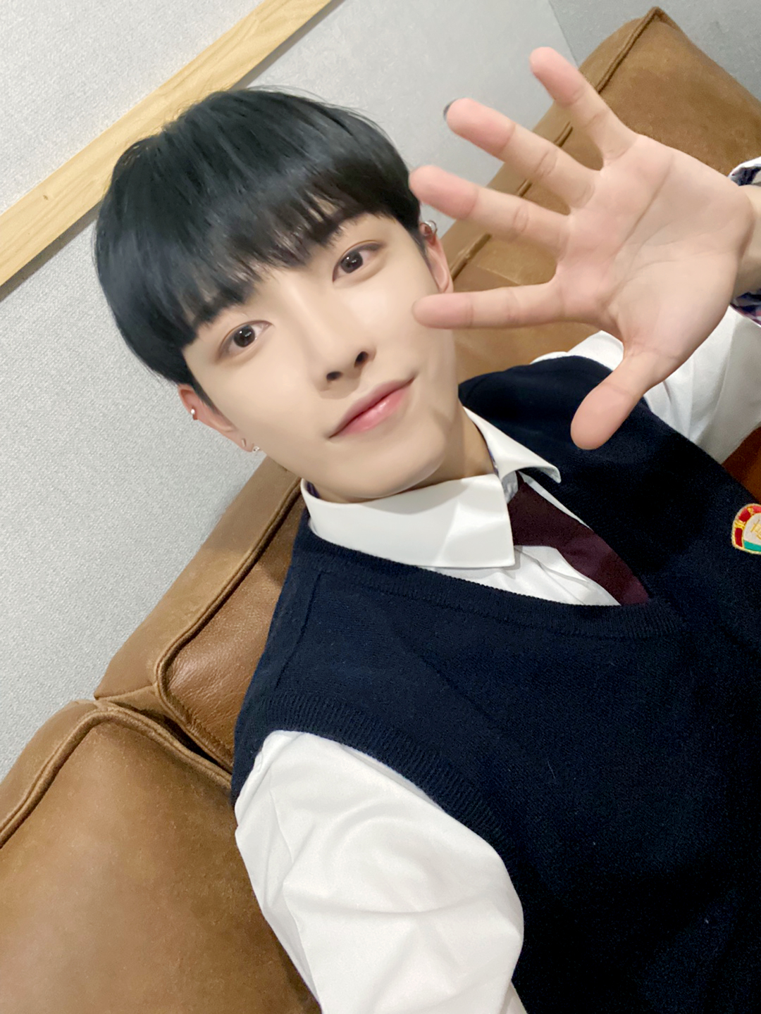 [잡담] 에이티즈 홍중 흑발 하고 진짜 애기 됐음.... | 인스티즈