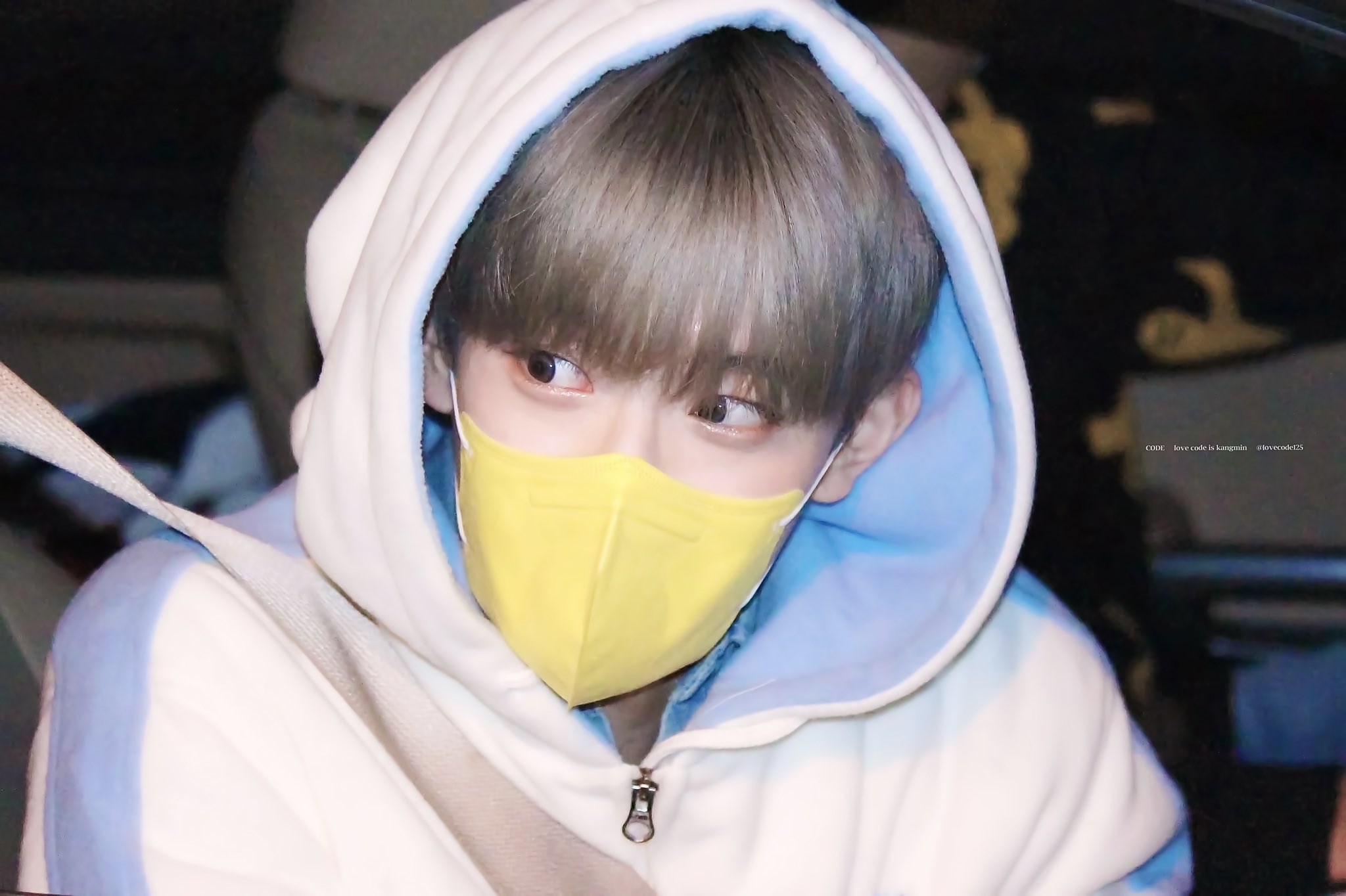 [잡담] 내년에 성인되는 K-아이돌 어제자 홈마사진 | 인스티즈