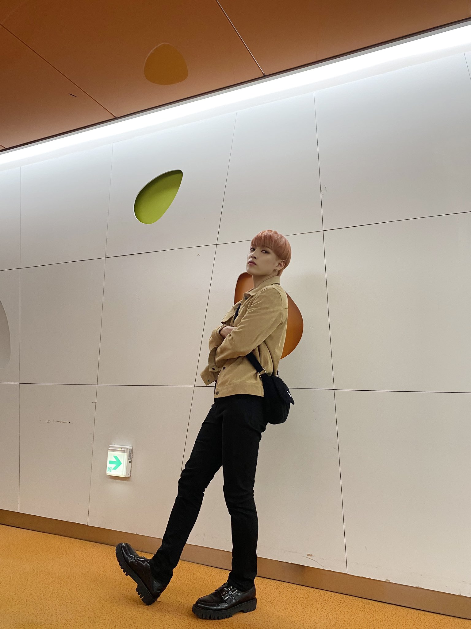 [잡담] 홍중이 사복 넘 잘 입어 | 인스티즈