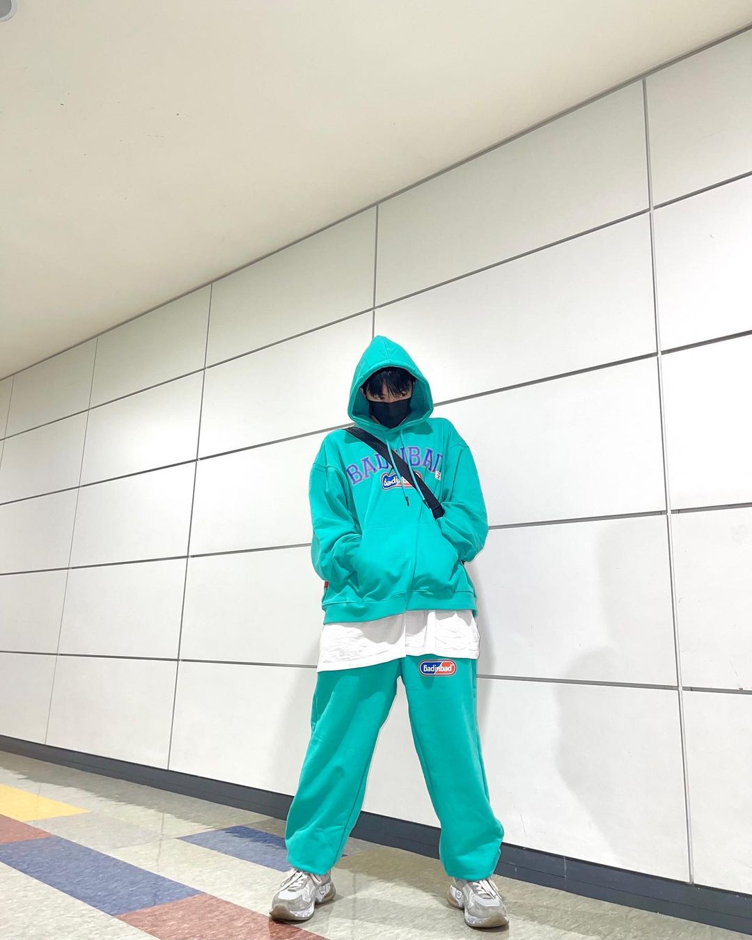 [잡담] 홍중이 사복 넘 잘 입어 | 인스티즈