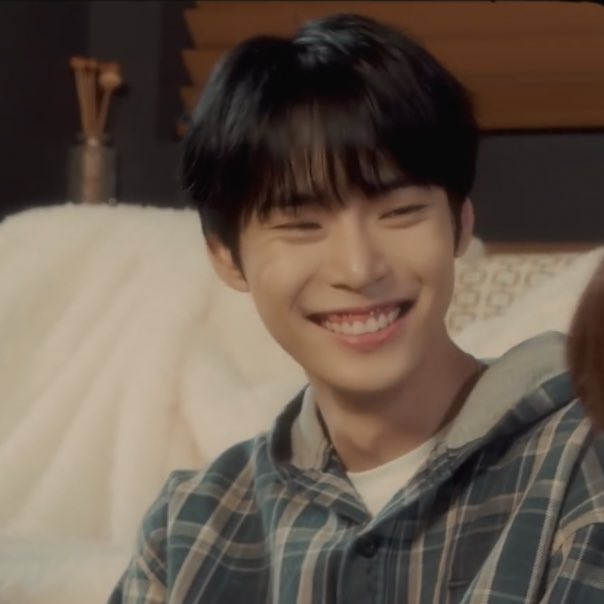 [잡담] 도영 하다하다 인디언 보조개도 있는거 너무하네 | 인스티즈