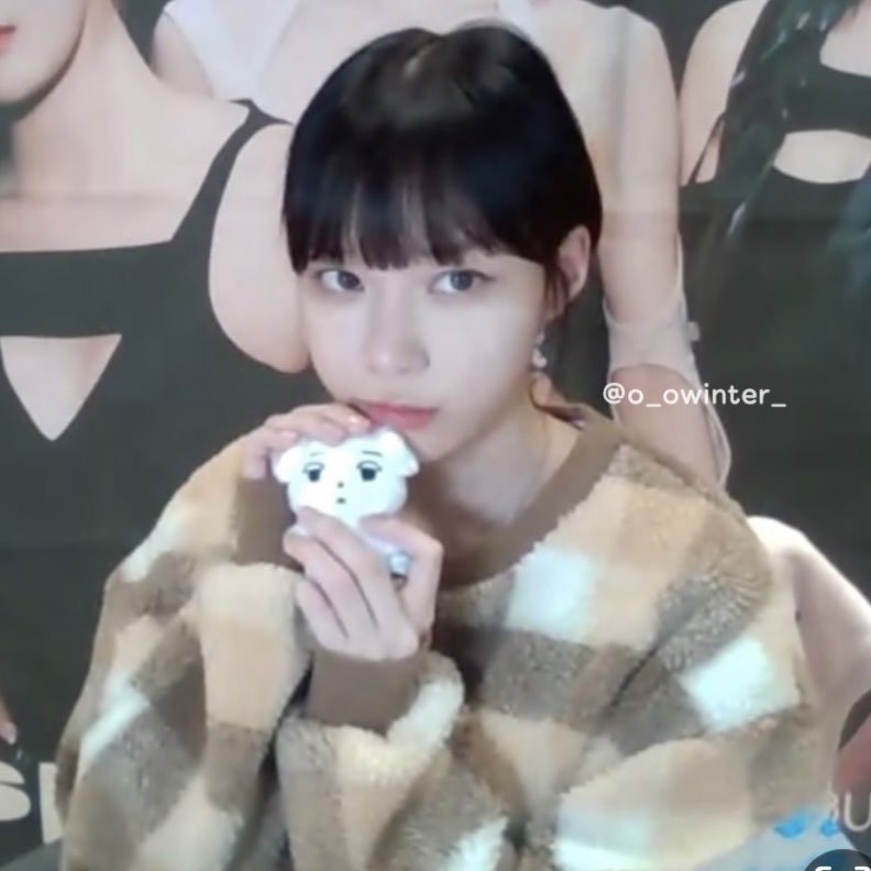 헐 윈터 오늘 셀프메컵하고 영통 했어ㅠㅠㅠ | 인스티즈