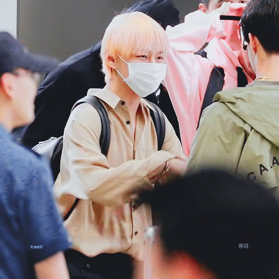 [잡담] 뷔의 시골에서 할머니 사랑 듬뿍 받고 자란 느낌이 좋음 | 인스티즈