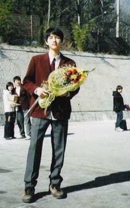 [잡담] 송중기는 진짜 인생이 레전드네.. | 인스티즈