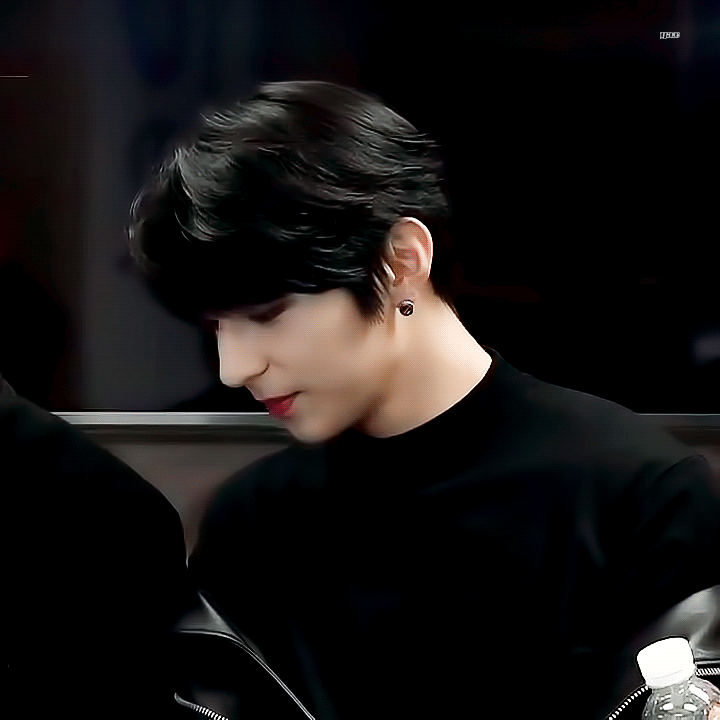 [잡담] 눈 마주치면 나랑 결혼하는거다? | 인스티즈