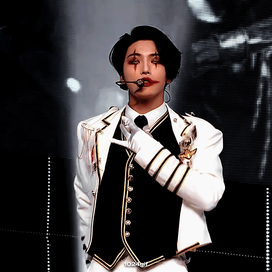 [잡담] 올해 할로윈 뱀파이어였는데 팬들이 순한맛이래 | 인스티즈