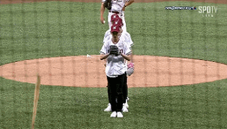 [잡담] 이거 누가 시구하는 건지 알아???ㅈ | 인스티즈