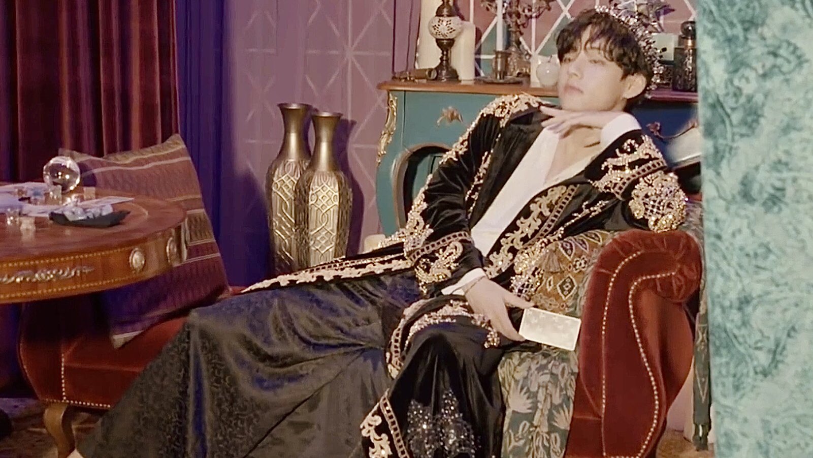 방탄 뷔가 할로윈 찢었다😇😇😇😇😇😇 | 인스티즈