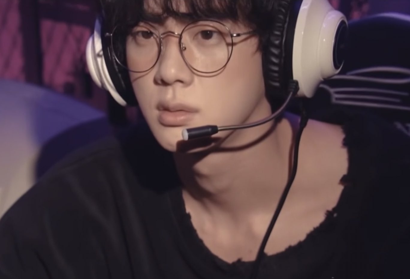 [잡담] 방탄 진 안경 쓸 때마다 착잡해짐... | 인스티즈