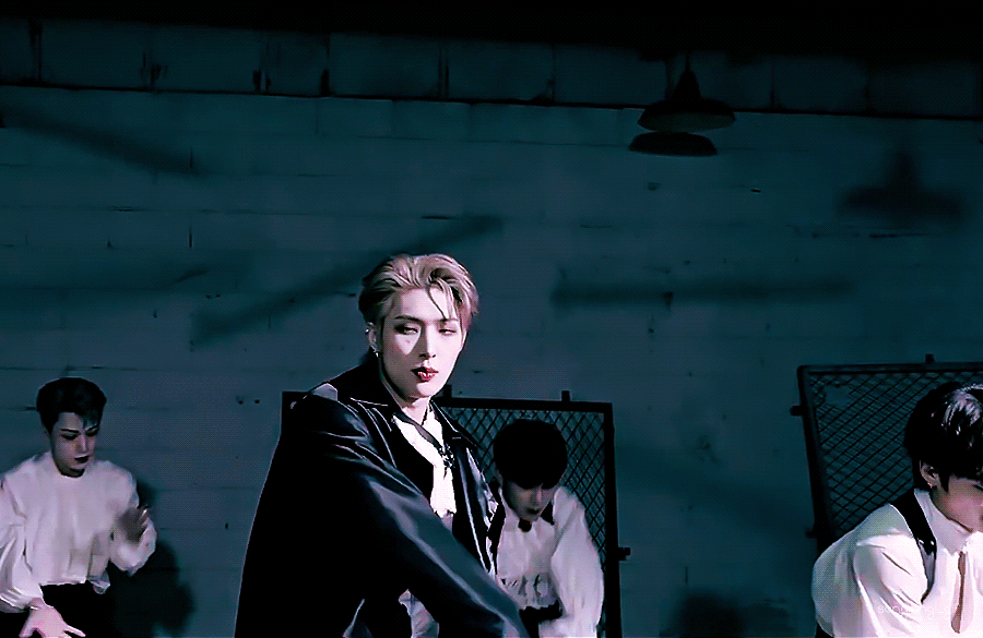 [잡담] 올해 할로윈 뱀파이어였는데 팬들이 순한맛이래 | 인스티즈