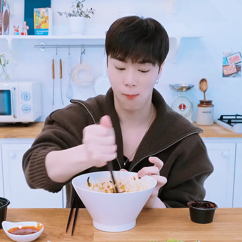 [잡담] 어쩌다 이런 최애를 골라잡아서.. | 인스티즈