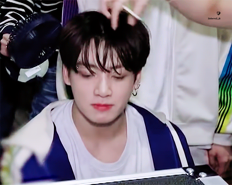 [잡담] 야 전정국...이렇게 귀여워서 어떡할래....진쯔....... | 인스티즈