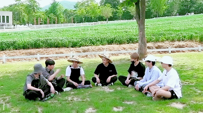 [잡담] 이 움짤에 세븐틴 몇 명이게? | 인스티즈