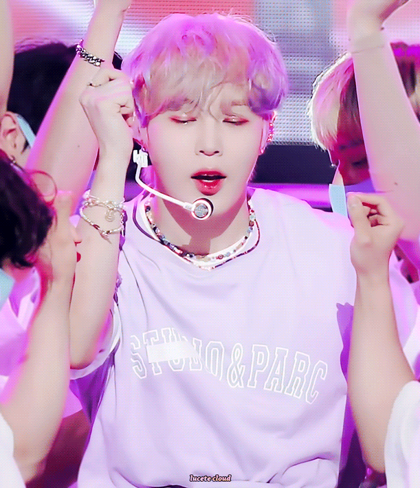 [잡담] 아 코디 자꾸 하성운한테 진주 비즈 채워주는 거 진짜 짜증나.. (너무 좋다는 뜻) | 인스티즈