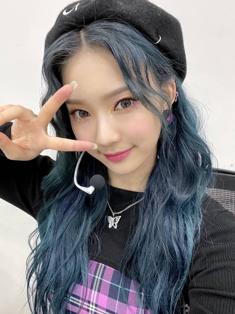 색안경 무대의상 입고 찍은 스테이씨 아이사 셀카 모음 | 인스티즈