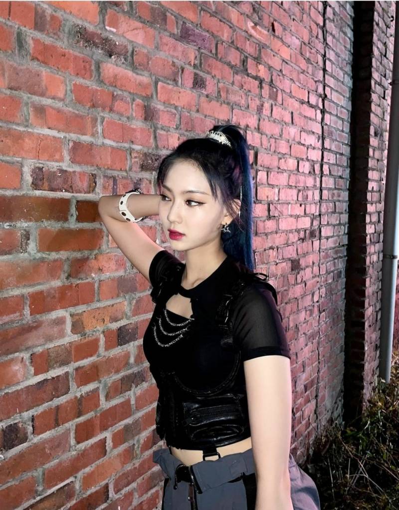 색안경 무대의상 입고 찍은 스테이씨 아이사 셀카 모음 | 인스티즈