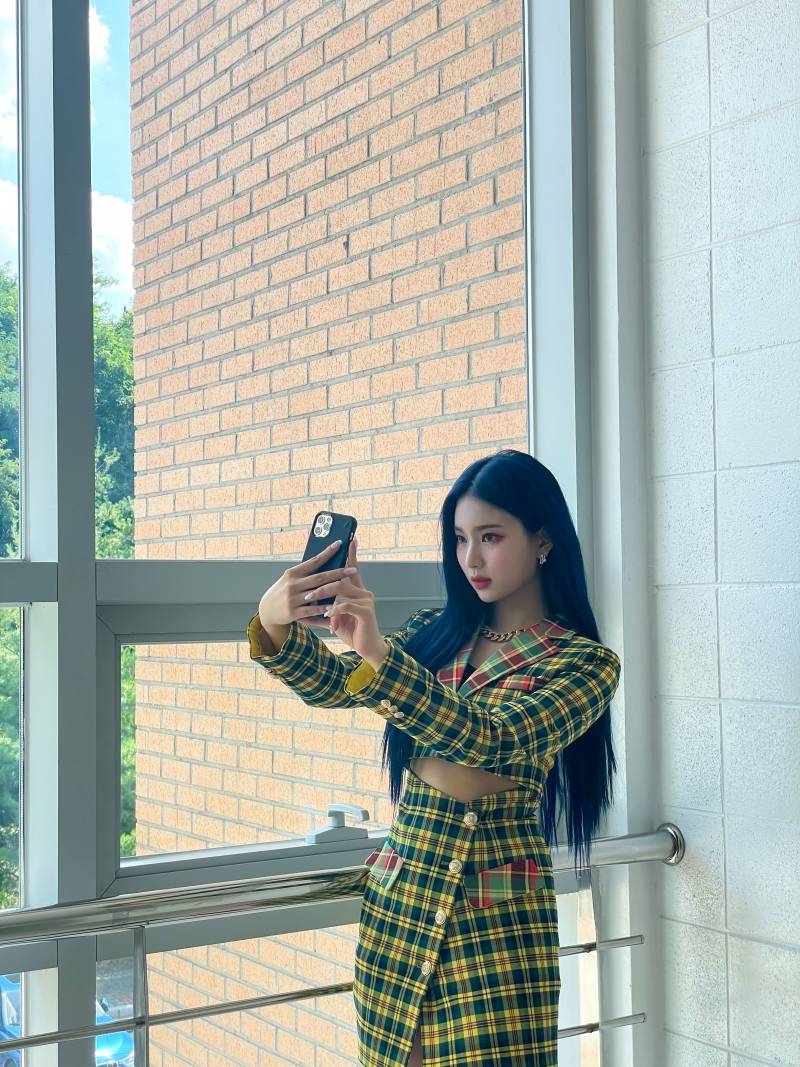 색안경 무대의상 입고 찍은 스테이씨 아이사 셀카 모음 | 인스티즈