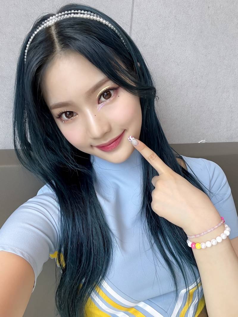 색안경 무대의상 입고 찍은 스테이씨 아이사 셀카 모음 | 인스티즈