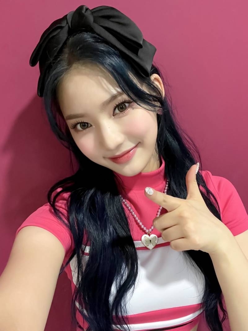 색안경 무대의상 입고 찍은 스테이씨 아이사 셀카 모음 | 인스티즈