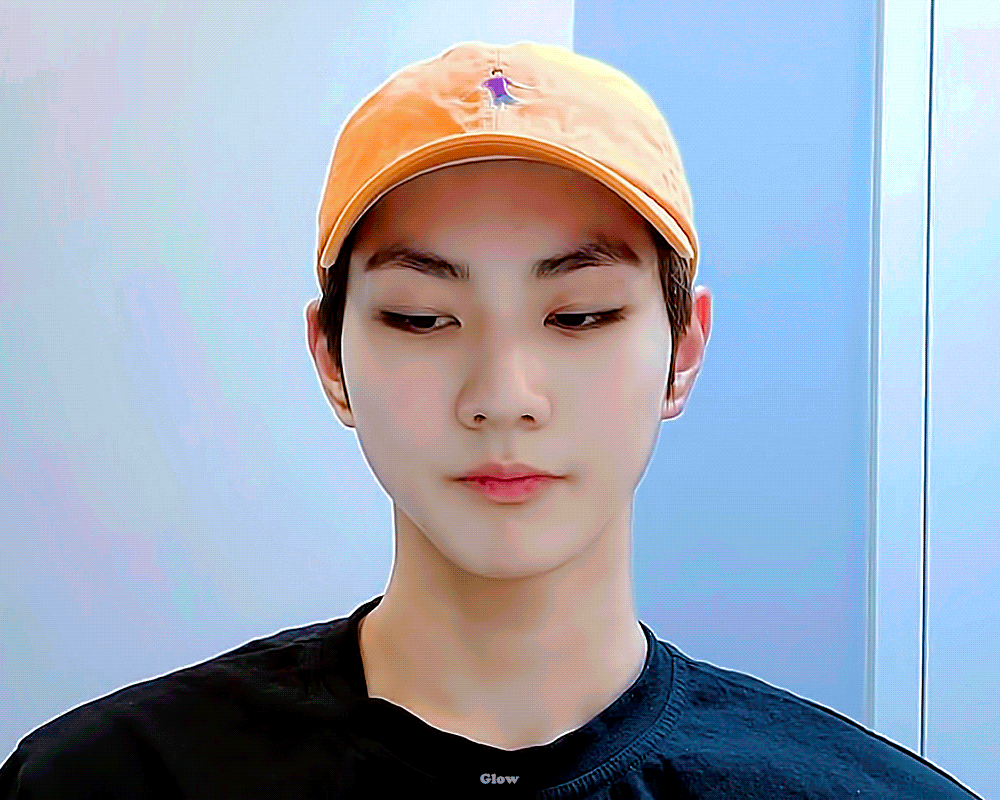 [잡담] 엔하이픈 이 멤 눈꼬리 진짜 특이하게 생겼지않음..?? | 인스티즈