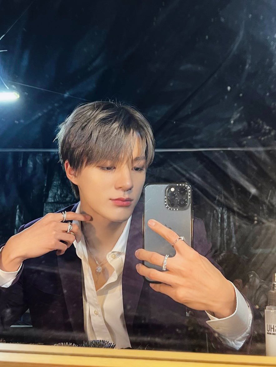 [잡담] 아직도 볼 때마다 이마 깨는 이제노 사진 | 인스티즈