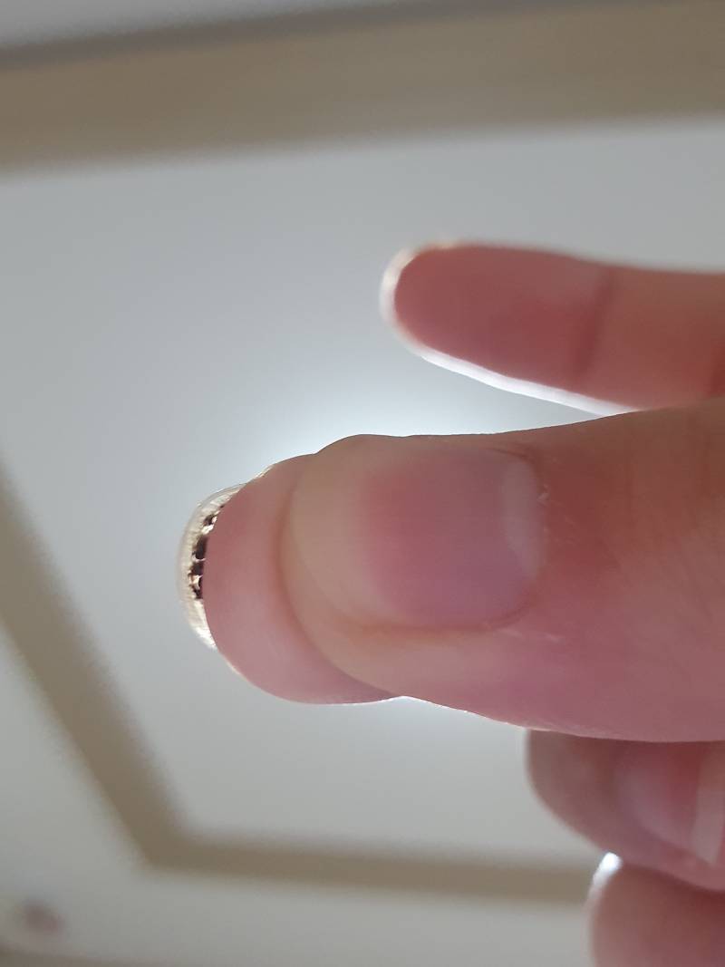 와 진짜 손톱에 떼 낀 것 같다.... | 인스티즈