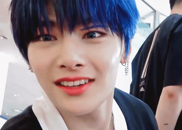 [잡담] 웃을 때 행복해지는 아기빵 | 인스티즈