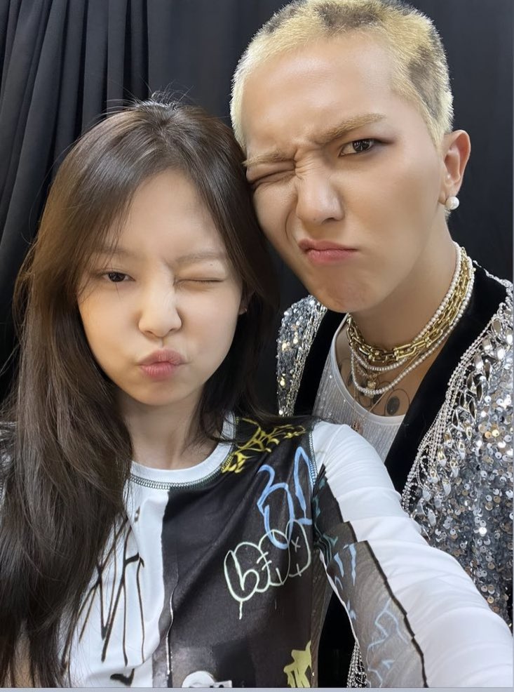 [잡담] 오늘자 송민호 제니 셀카 | 인스티즈