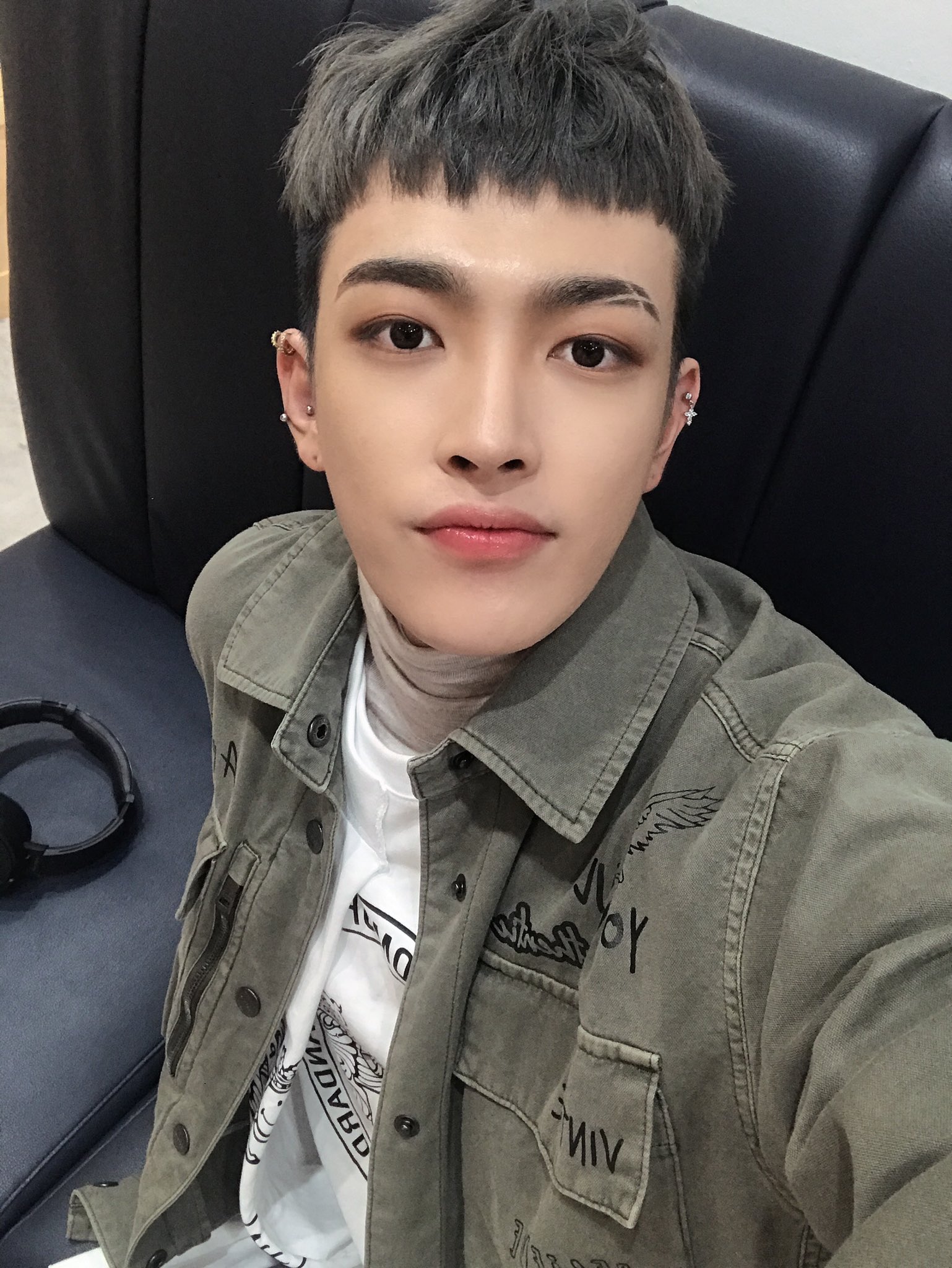 [잡담] 아니 얼굴 넘 귀엽고 예쁜데 저런 스타일링이 어울리는 게 신기해 | 인스티즈