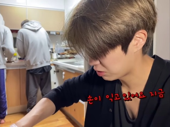 [잡담] 베리베리 강민이 수능도시락 함박스테이크 직접 빚어서 해줌ㅋㅋㅋ | 인스티즈