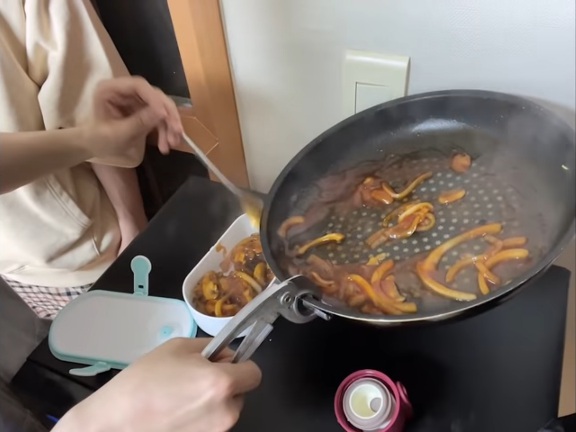 [잡담] 베리베리 강민이 수능도시락 함박스테이크 직접 빚어서 해줌ㅋㅋㅋ | 인스티즈