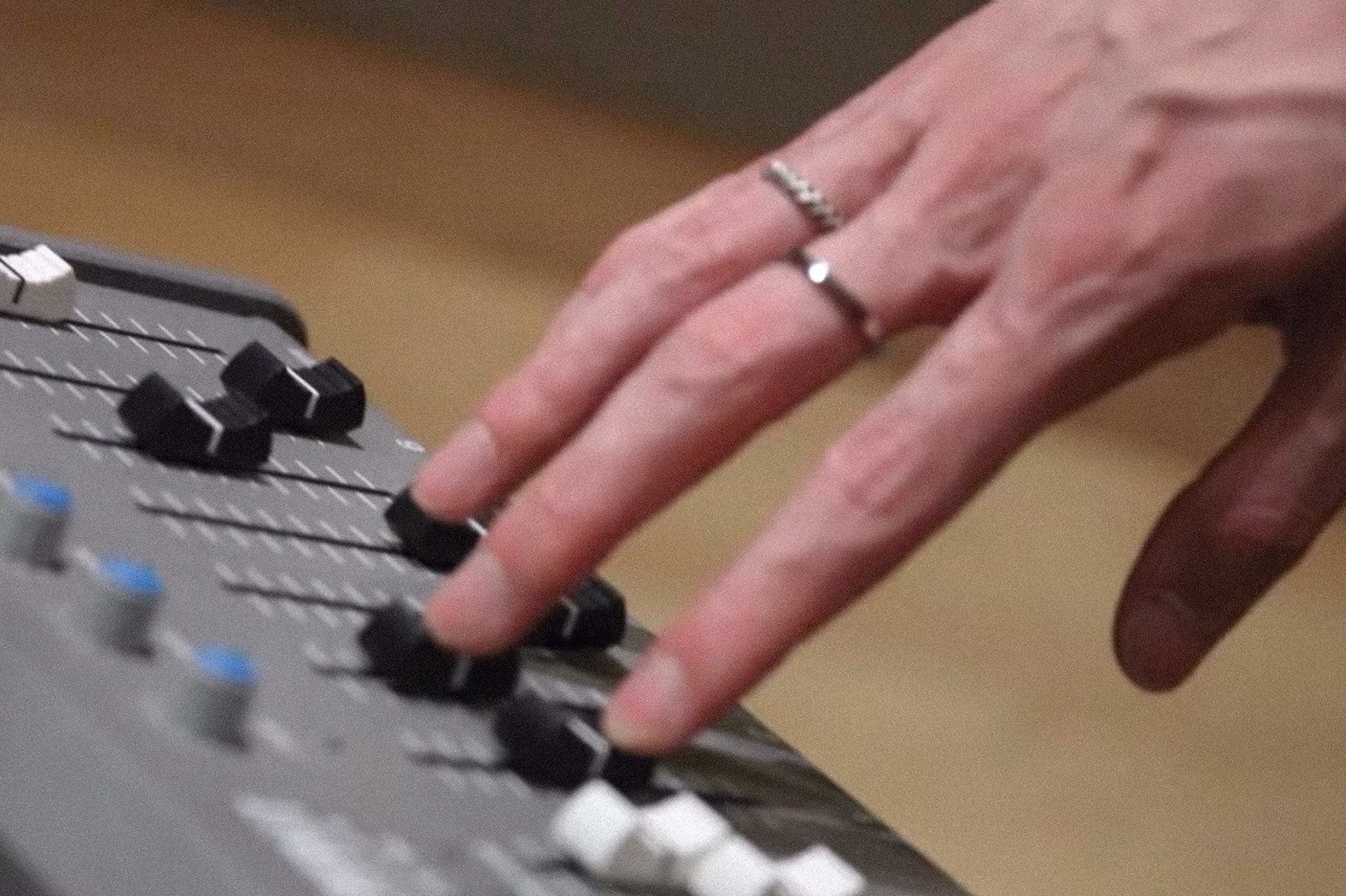 [잡담] 손 한번만 잡아보고싶다 | 인스티즈