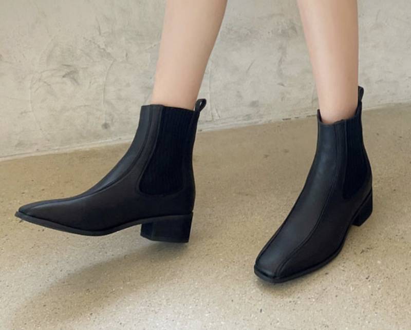 얘도라 이런 부츠에 진청+아가일니트+숏패딩+캉골캔버스크로스백 매고 나가면 | 인스티즈