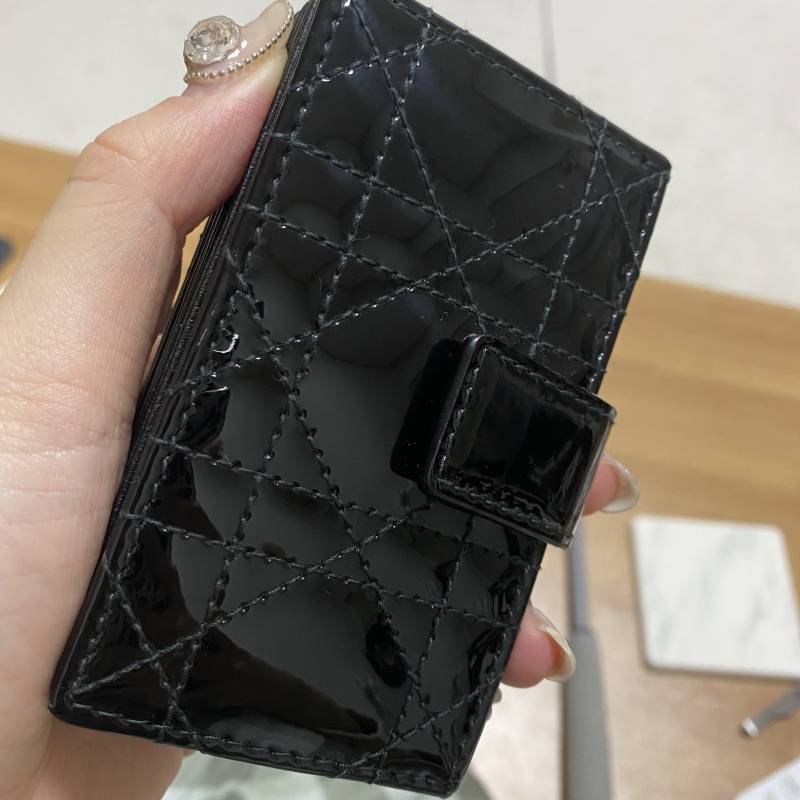 레이디디올 지갑 기스 진짜 안 난다… ㅋㅋㅋㅋㅋ | 인스티즈