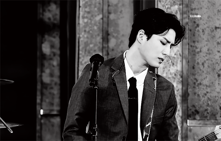 [잡담] 옷도 머리도 예쁜데 | 인스티즈