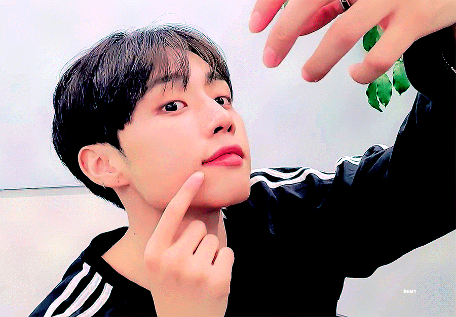 [잡담] 더보이즈 선우 가끔 보이는 무쌍 모먼트들이 머리 깰 정도로 설레고 좋음 | 인스티즈