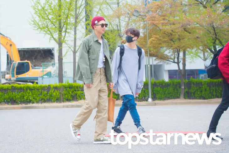 [잡담] 정국이랑 지민이 리더형 옆에 서있을때 | 인스티즈