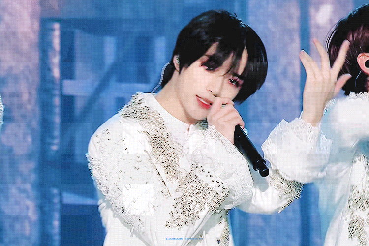 [잡담] 아악 투바투 범규 방시혁이 에스코트할상이라는거 개웃곀ㅋㅋㅋㅜㅜ | 인스티즈