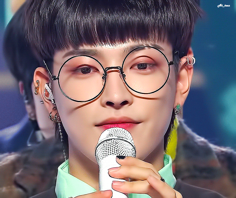 [잡담] 얘 컬러마스카라한 거 보고 싶다 | 인스티즈