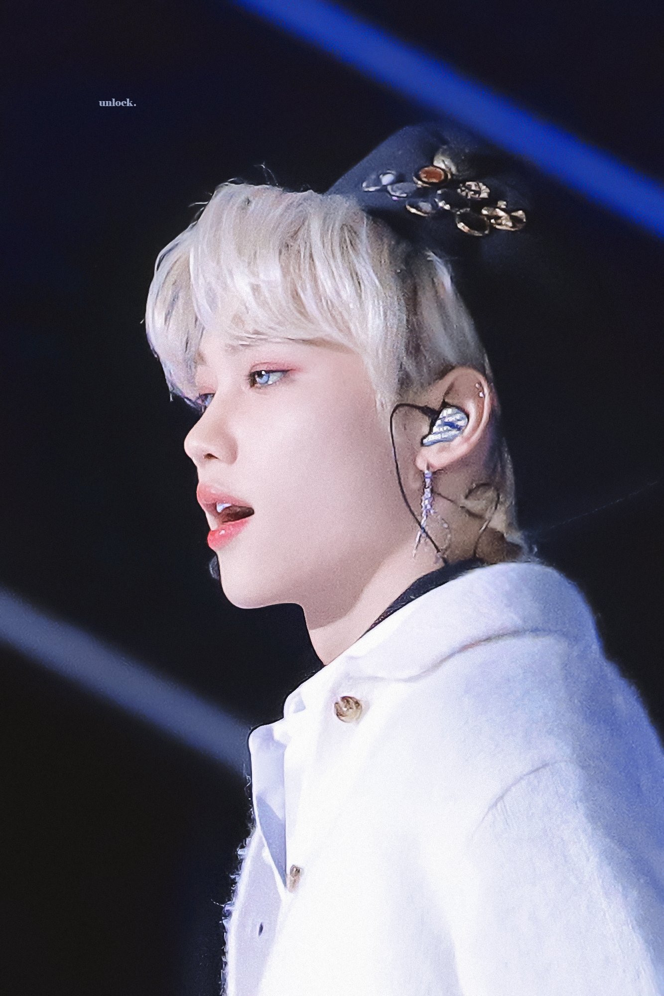 [잡담] 필릭스는 바닐라의 얼굴로 복근이 있다는게 안믿겨져 | 인스티즈