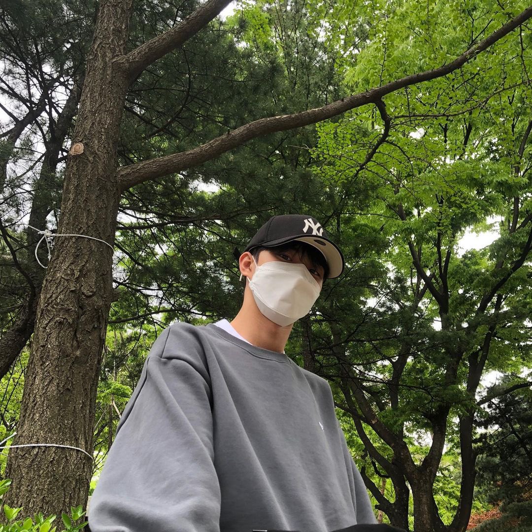 [잡담] 나는 진짜 얘가 이렇게 입고 다니는게 넘 좋다.. ㅈㅇ덥즈 큐 | 인스티즈