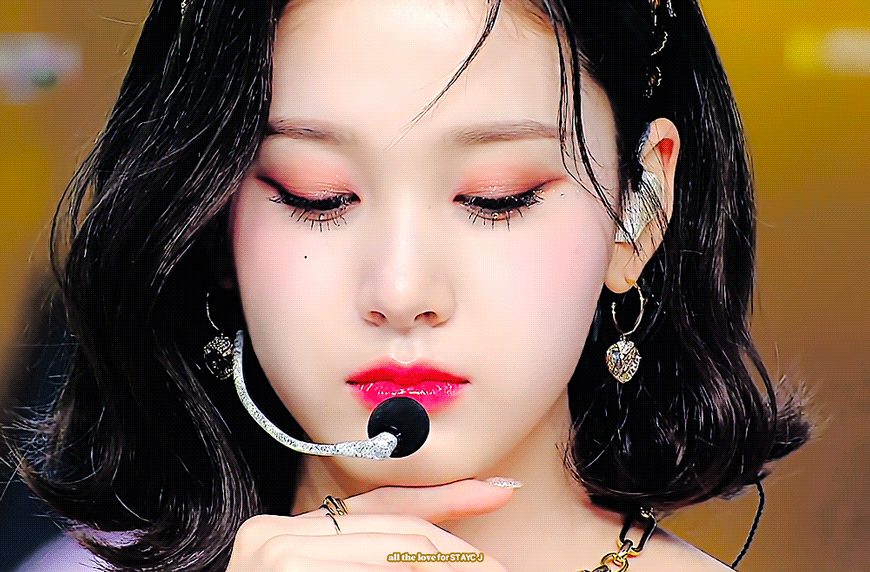 [잡담] 스테이씨 재이 얼굴 보고 감탄하는 게 내 하루 마지막 일과야 | 인스티즈