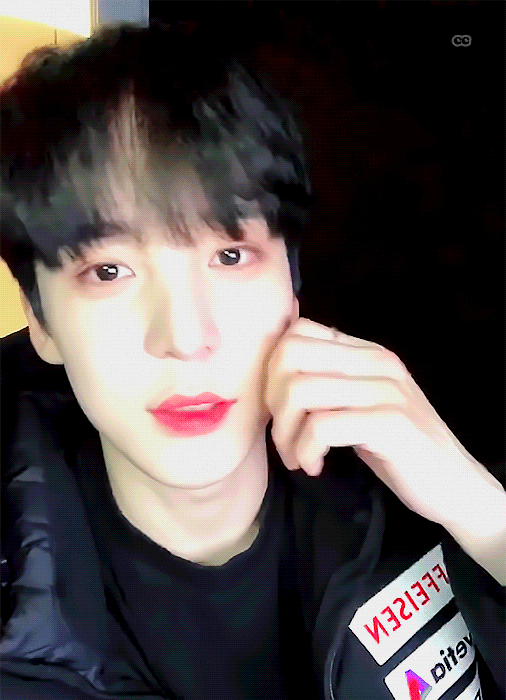 [잡담] 본진멤 볼살 빠졌다고 우울해하는 사람이 도대체 어디있음? | 인스티즈