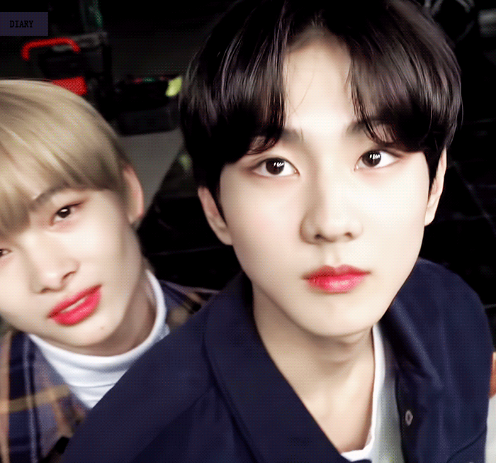 [잡담] 엔하이픈 이 멤 눈꼬리 진짜 특이하게 생겼지않음..?? | 인스티즈