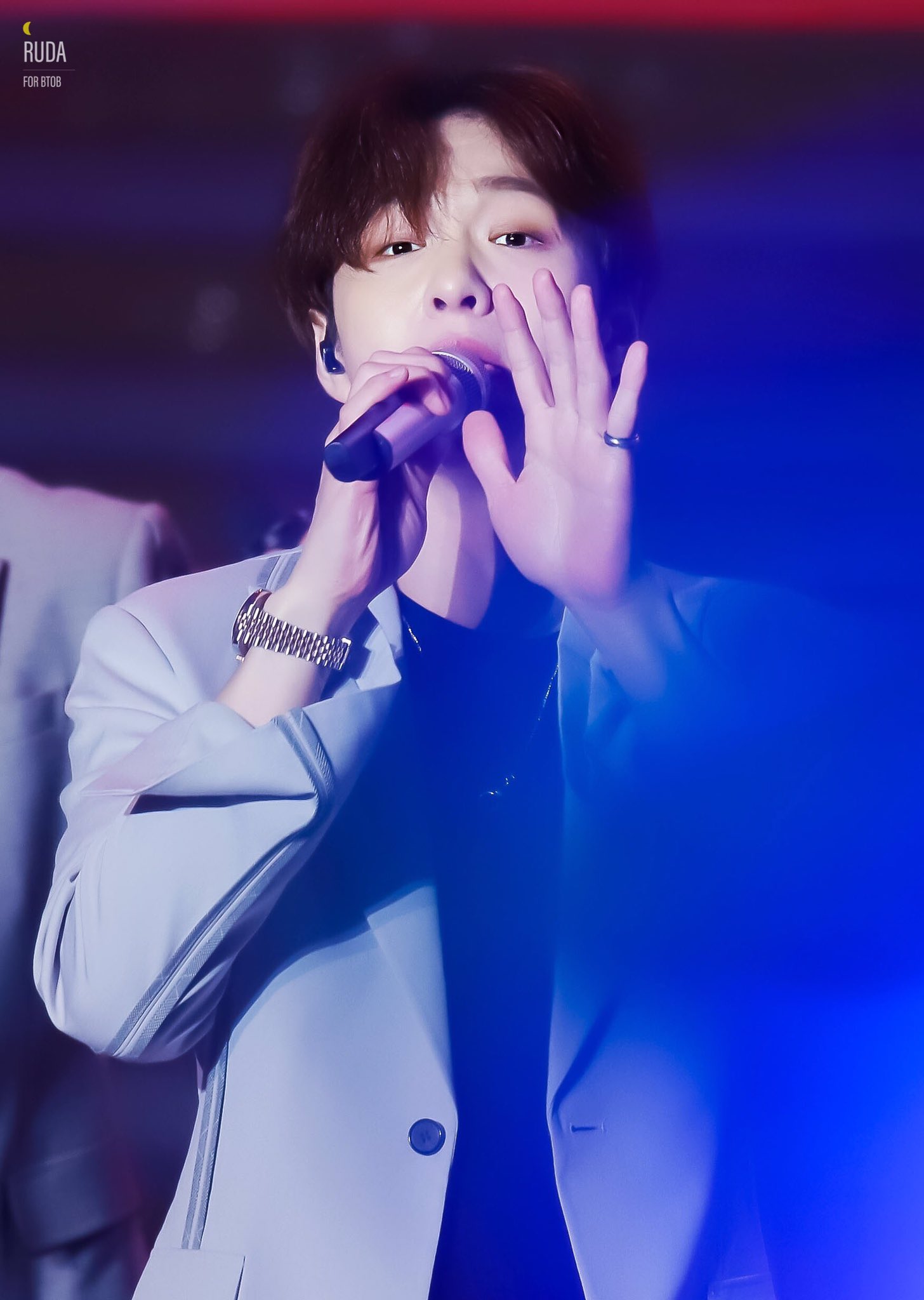 이창섭 눈빛 너무좋다... | 인스티즈