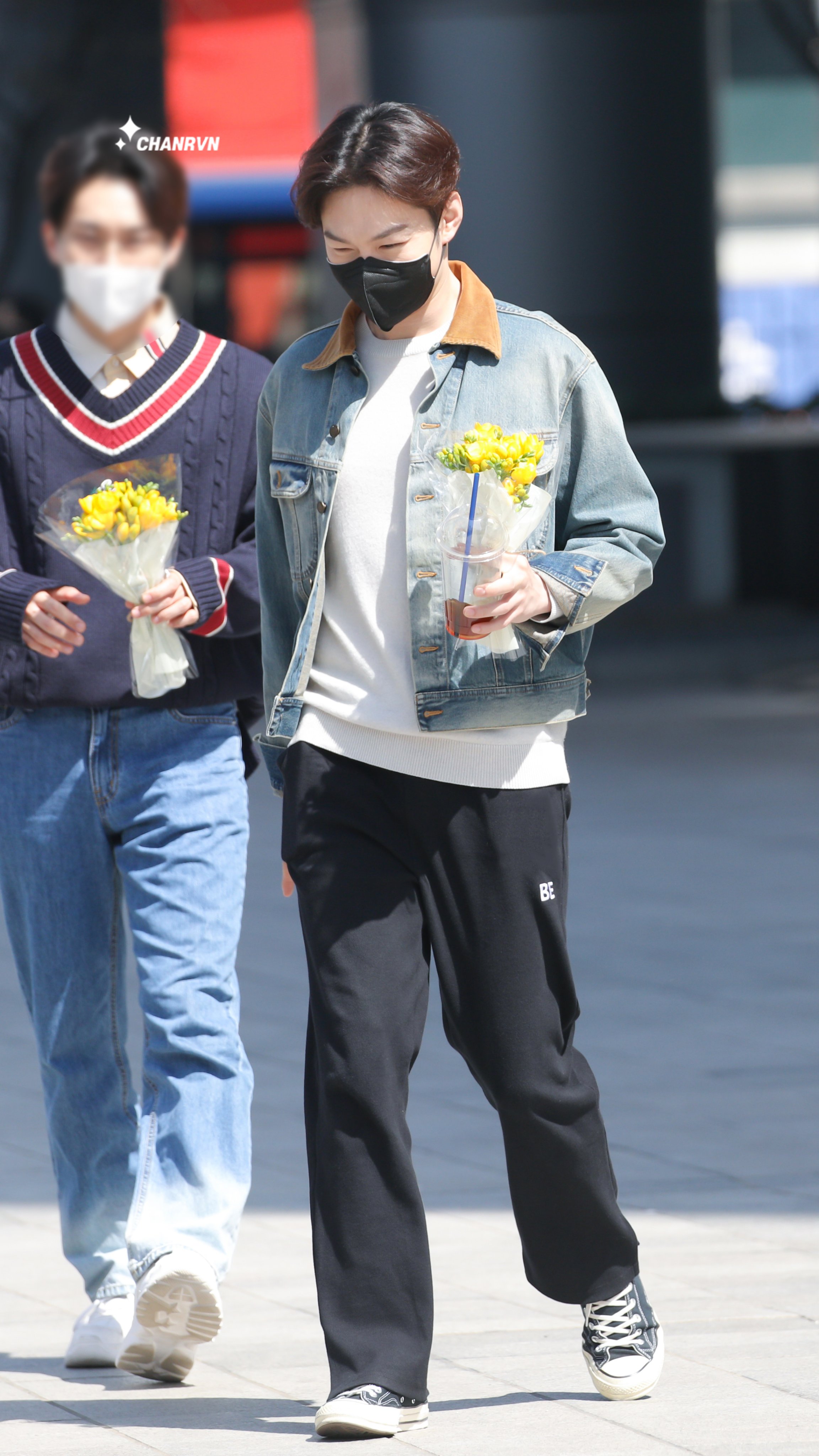 [잡담] 창섭이 다리길이 | 인스티즈