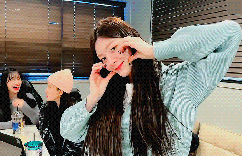 어제자 스테이씨 브이앱 gif | 인스티즈